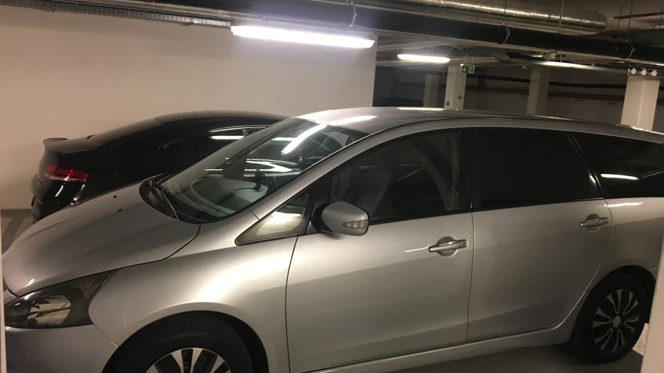 Mitsubishi Grandis 2.4 3