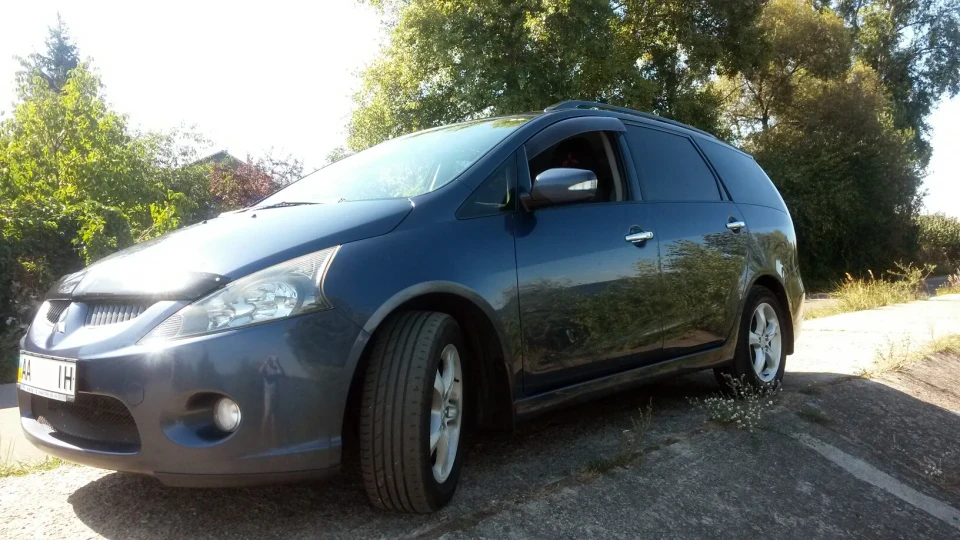 Mitsubishi Grandis 2.4 3