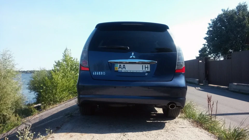 Mitsubishi Grandis 2.4 5