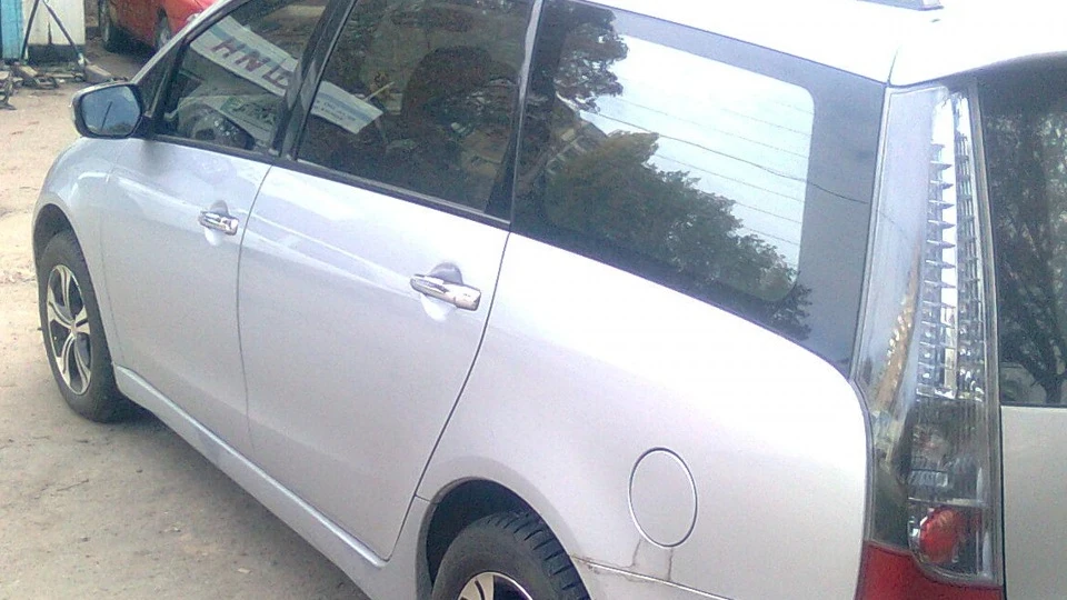 Mitsubishi Grandis 2.4AT 5