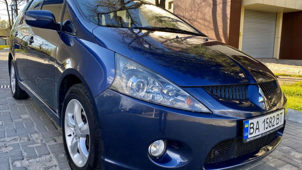 Mitsubishi Grandis Бомба ракета 4
