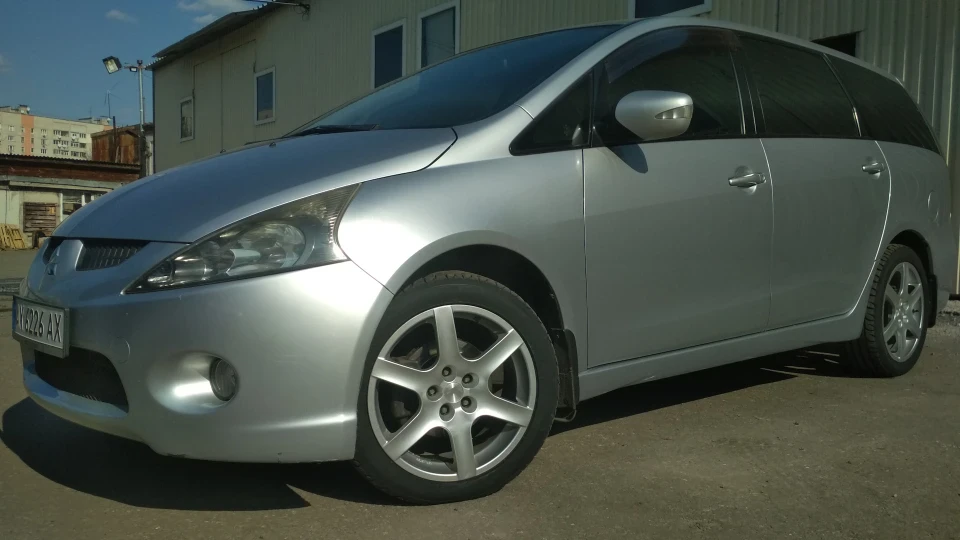 Mitsubishi Grandis Bullet 4