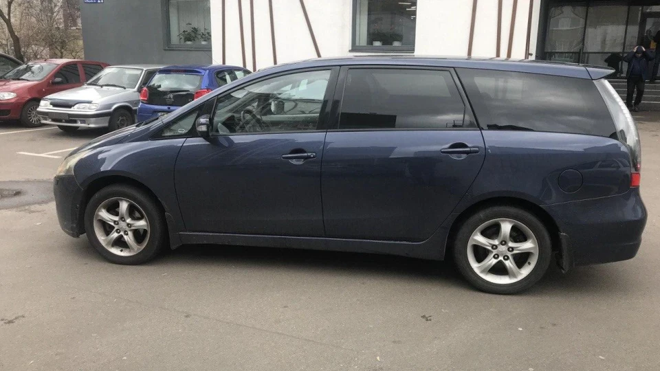 Mitsubishi Grandis дизель 2.0 2