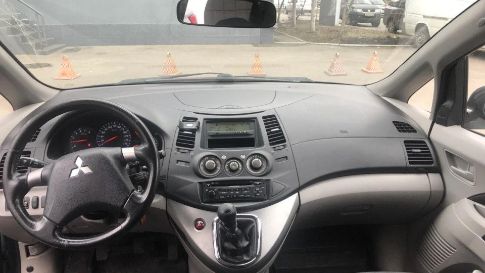 Mitsubishi Grandis дизель 2.0 4