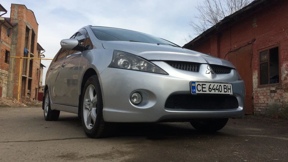 Mitsubishi Grandis GRANDVEN)))))