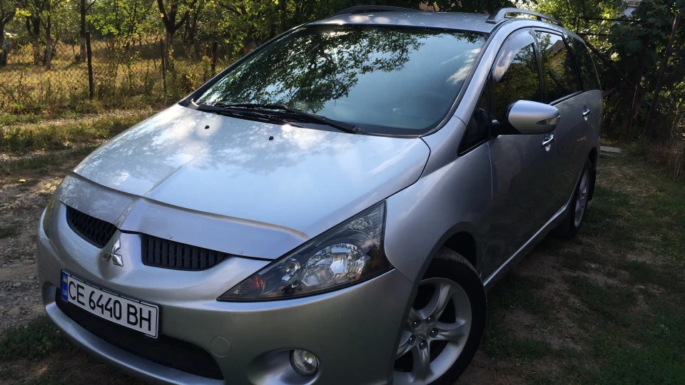 Mitsubishi Grandis GRANDVEN))))) 4