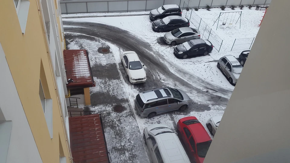 Mitsubishi Grandis Грюндик Сірий Intense 3