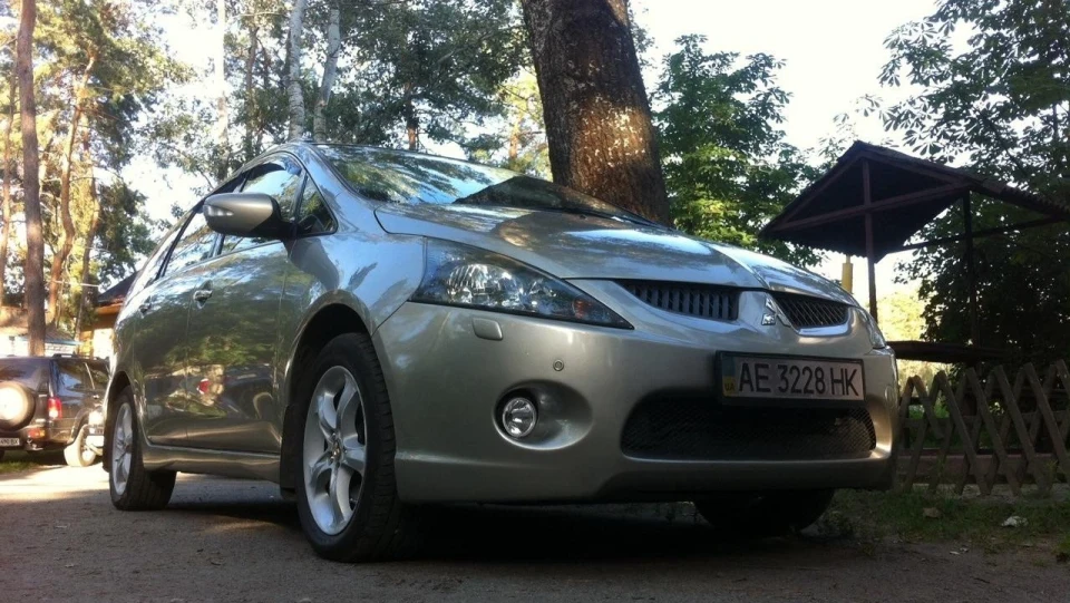 Mitsubishi Grandis Intense