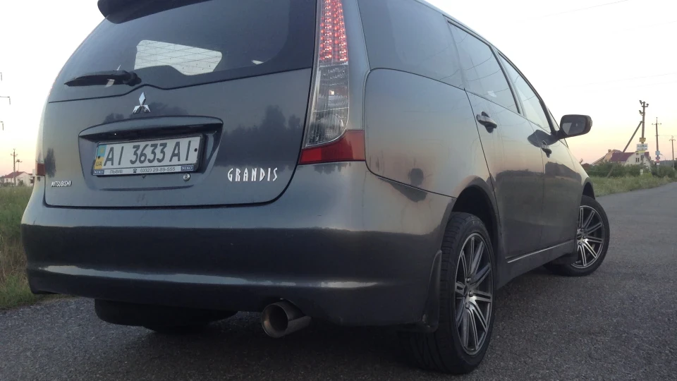 Mitsubishi Grandis Лайнер від MMC 2