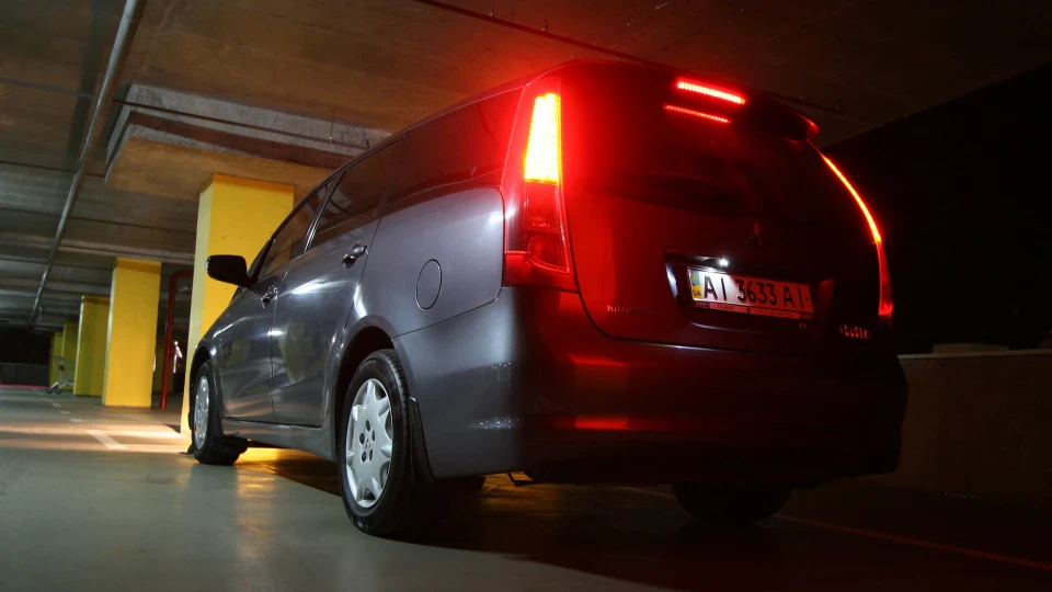 Mitsubishi Grandis Лайнер від MMC 4