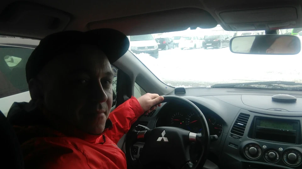 Mitsubishi Grandis Sirius 2