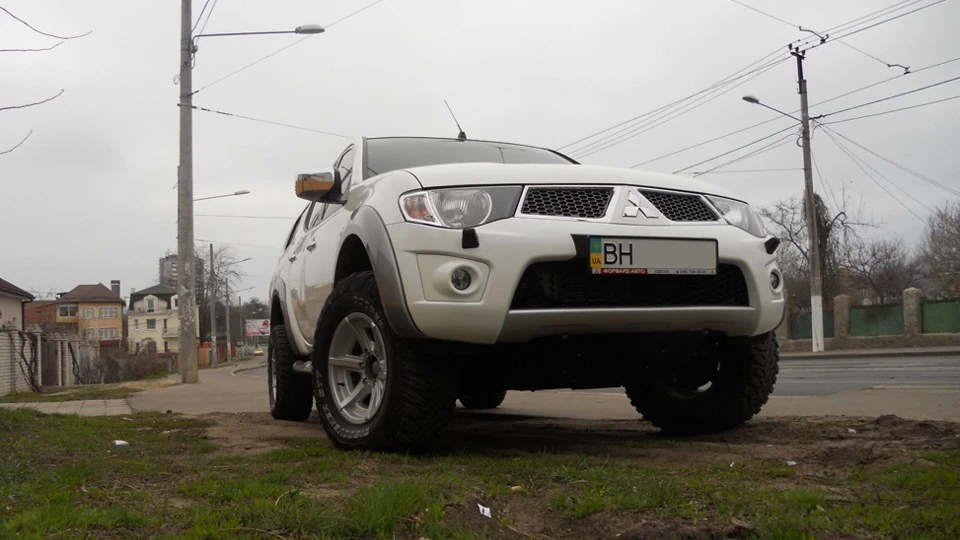 Mitsubishi L200