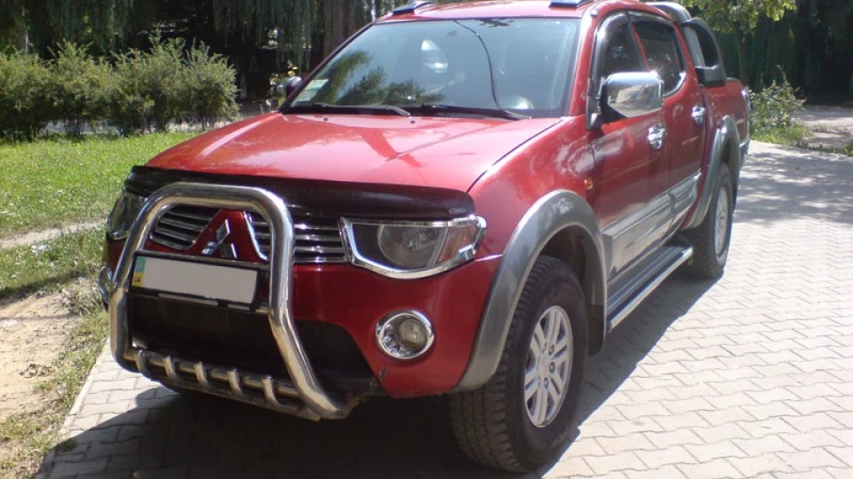 Mitsubishi L200 2