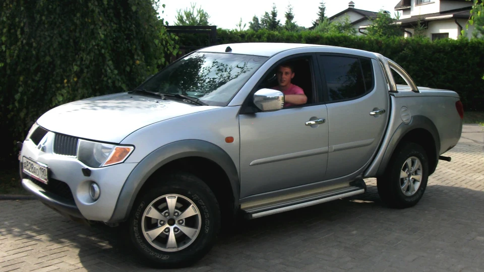 Mitsubishi L200 2