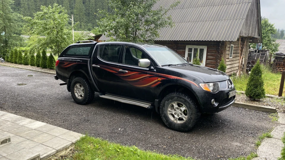Mitsubishi L200 2