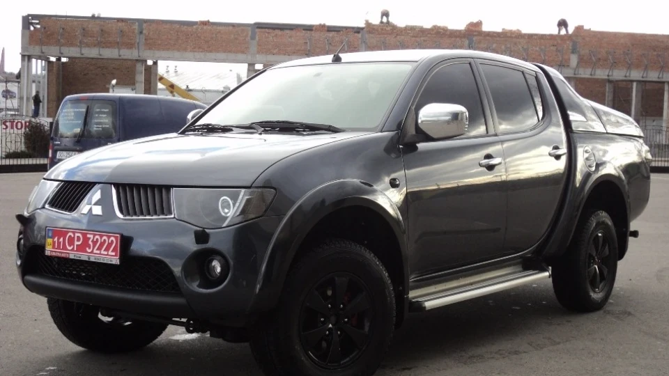Mitsubishi L200 2