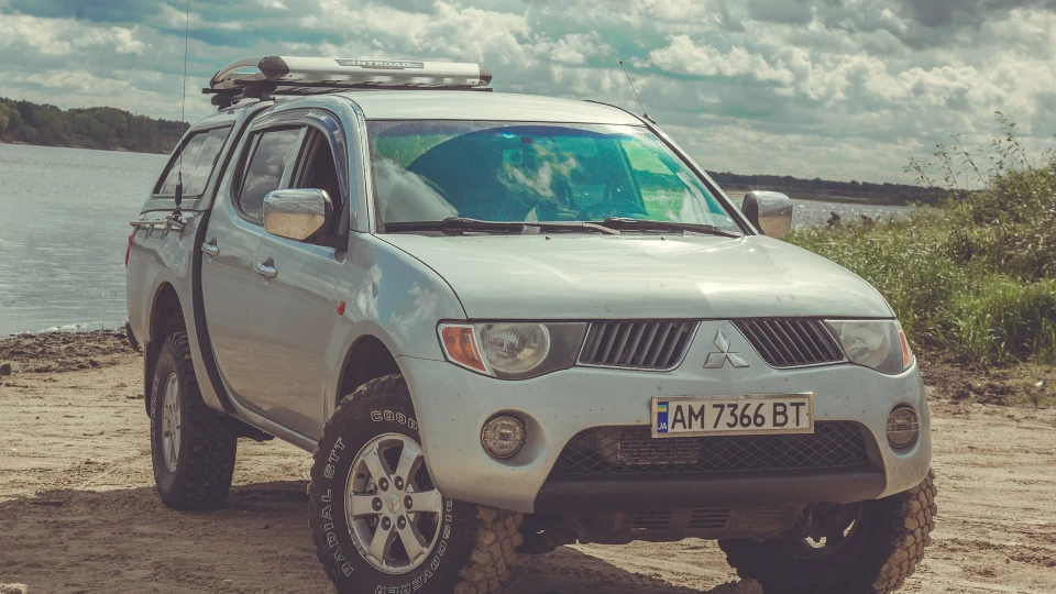 Mitsubishi L200 2
