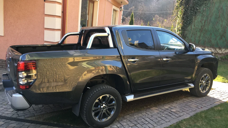 Mitsubishi L200 2.4 5