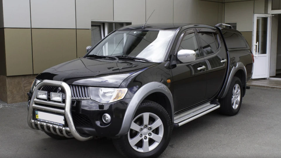 Mitsubishi L200 2.5 турбо дизель Автомат
