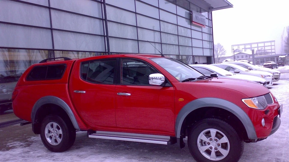 Mitsubishi L200 Червоненький Трактор 2,5 2