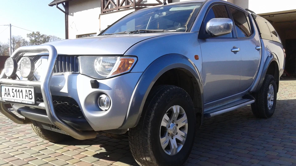 Mitsubishi L200 Санича 3