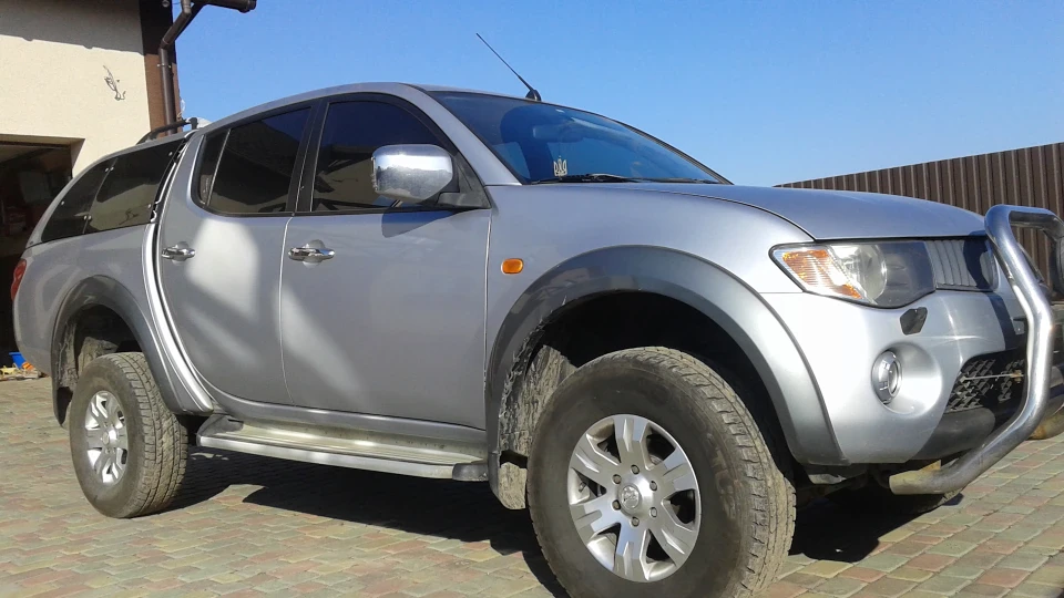 Mitsubishi L200 Санича 4