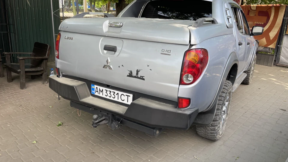 Mitsubishi L200 Silver Donkey 2