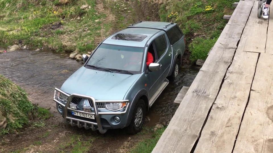 Mitsubishi L200 Тритон Льолік 3