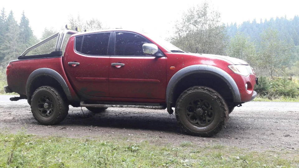 Mitsubishi L200 Спалах 3