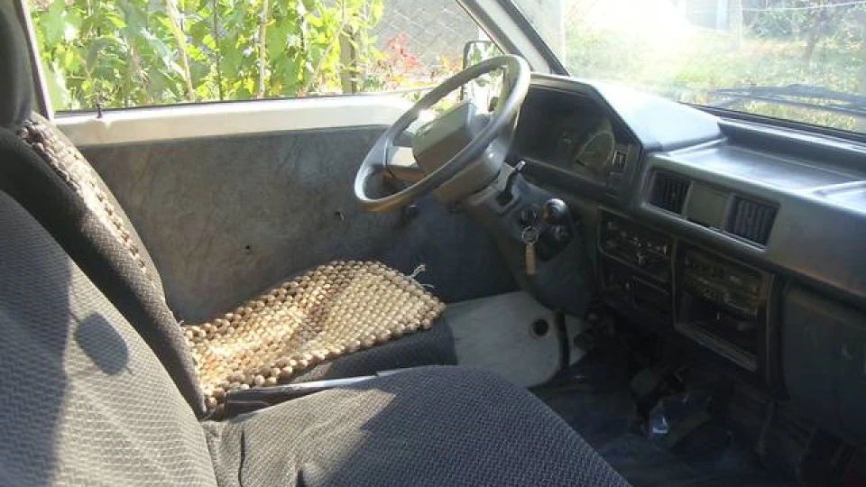 Mitsubishi L300 2