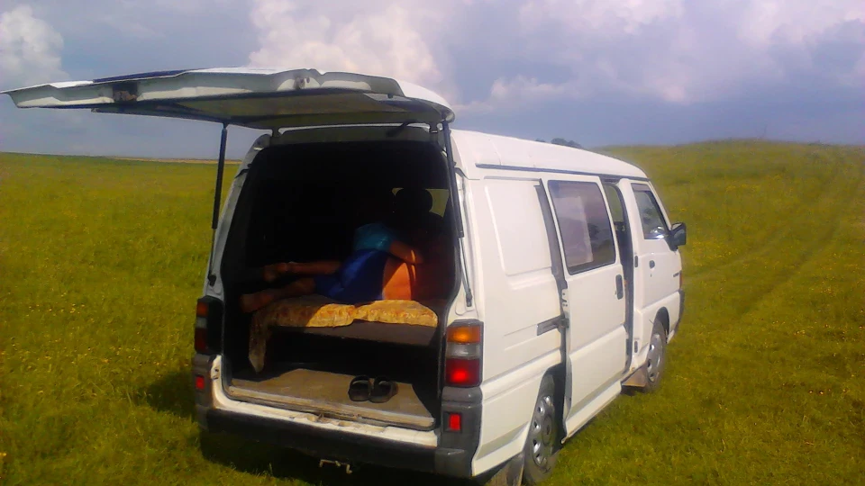 Mitsubishi L300 2