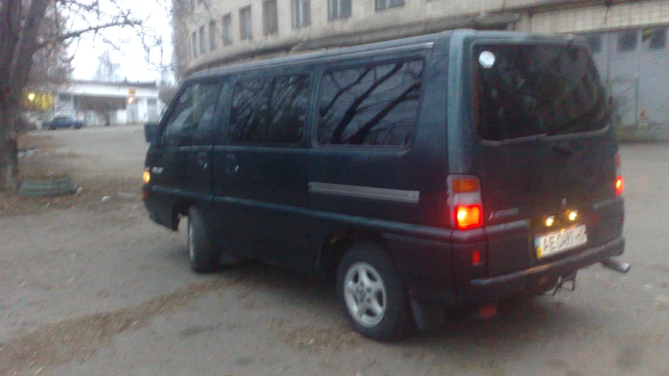 Mitsubishi L300 2