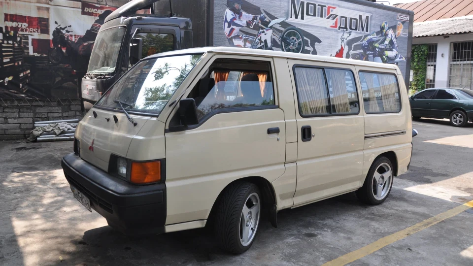Mitsubishi L300 16Vi