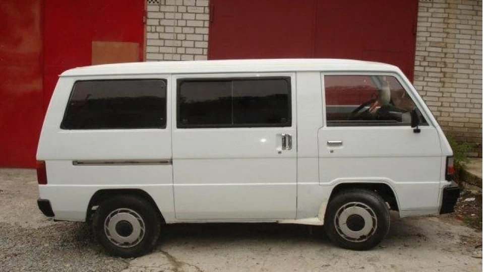Mitsubishi L300 (Білий кубик)