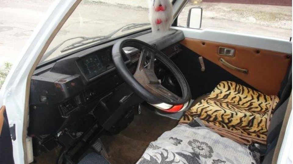 Mitsubishi L300 (Білий кубик) 3