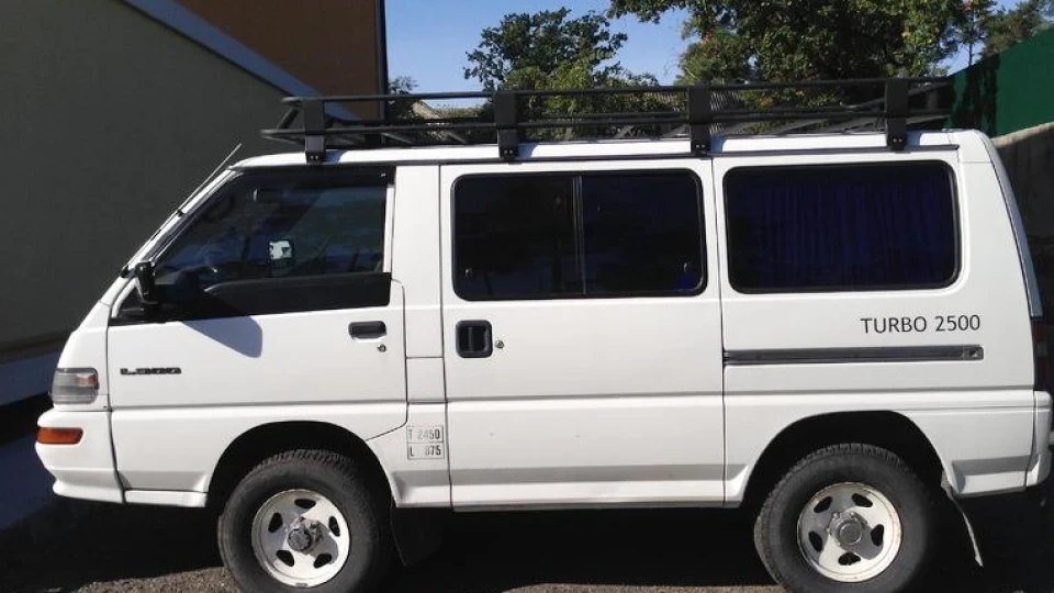 Mitsubishi L300 P25W 3