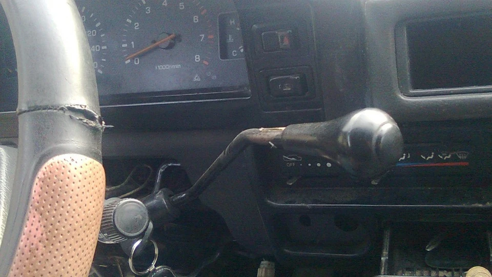 Mitsubishi L300 скоро 2.0i 5