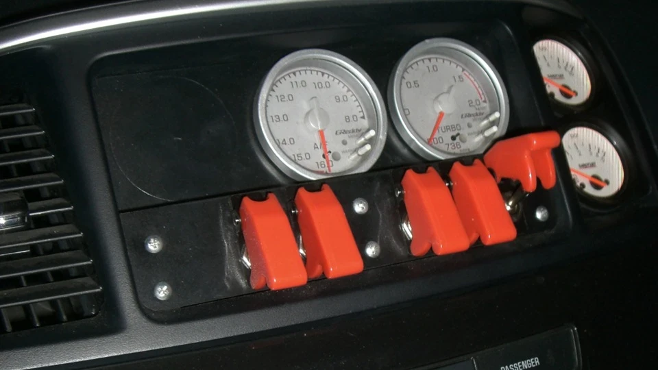 Mitsubishi Lancer Evolution білий 2.0 турбо 5