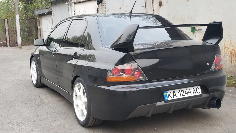 Mitsubishi Lancer Evolution BLACK HOLE 2