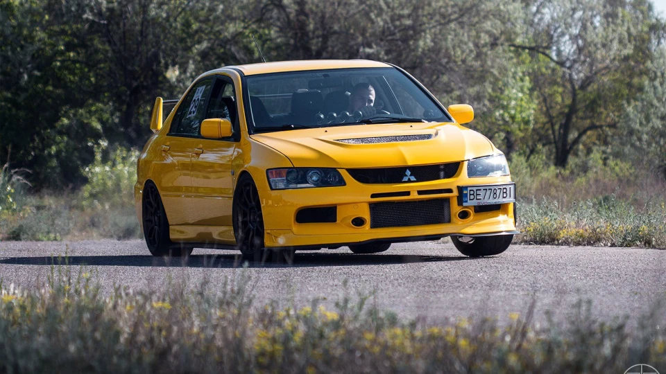 Mitsubishi Lancer Evolution Deep Yellow