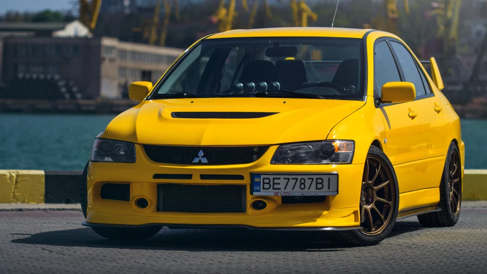 Mitsubishi Lancer Evolution Deep Yellow 3