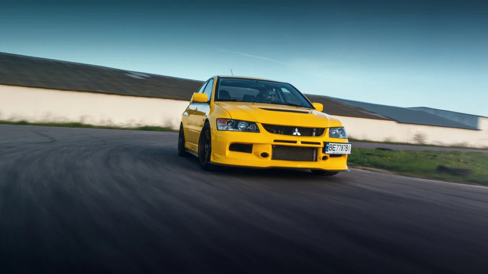 Mitsubishi Lancer Evolution Deep Yellow 4