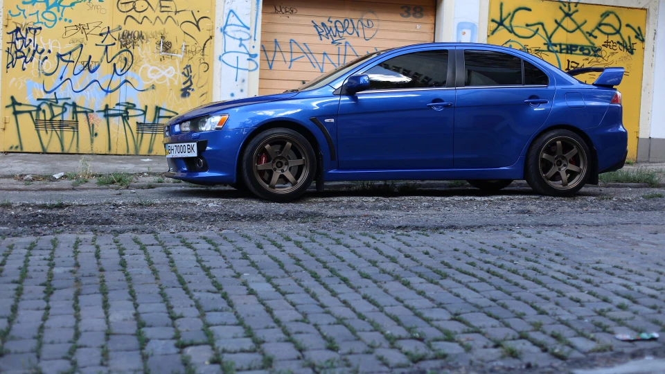 Mitsubishi Lancer Evolution Друзі її звуть Синяк 2