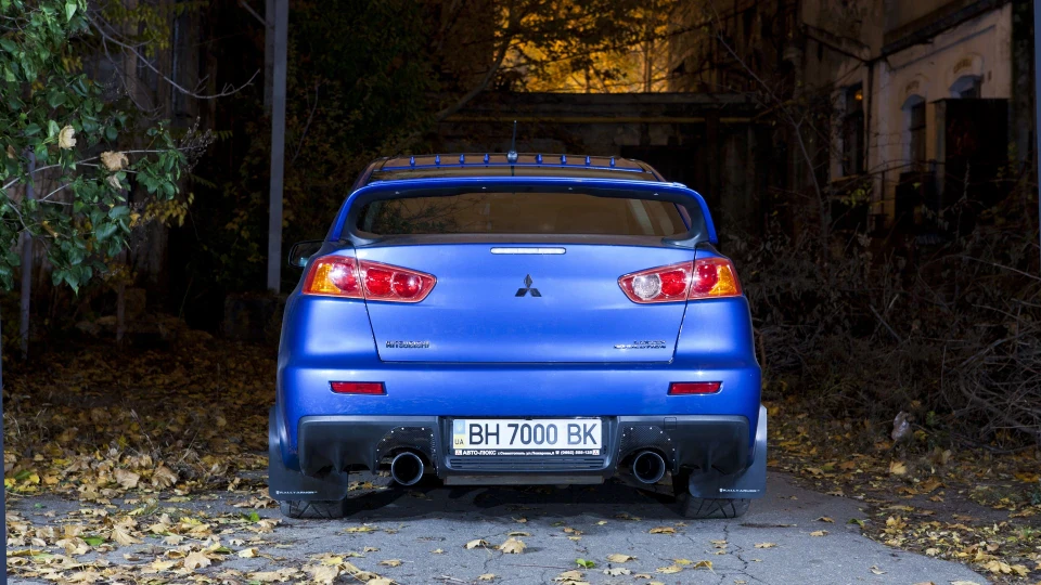 Mitsubishi Lancer Evolution Друзі її звуть Синяк 5