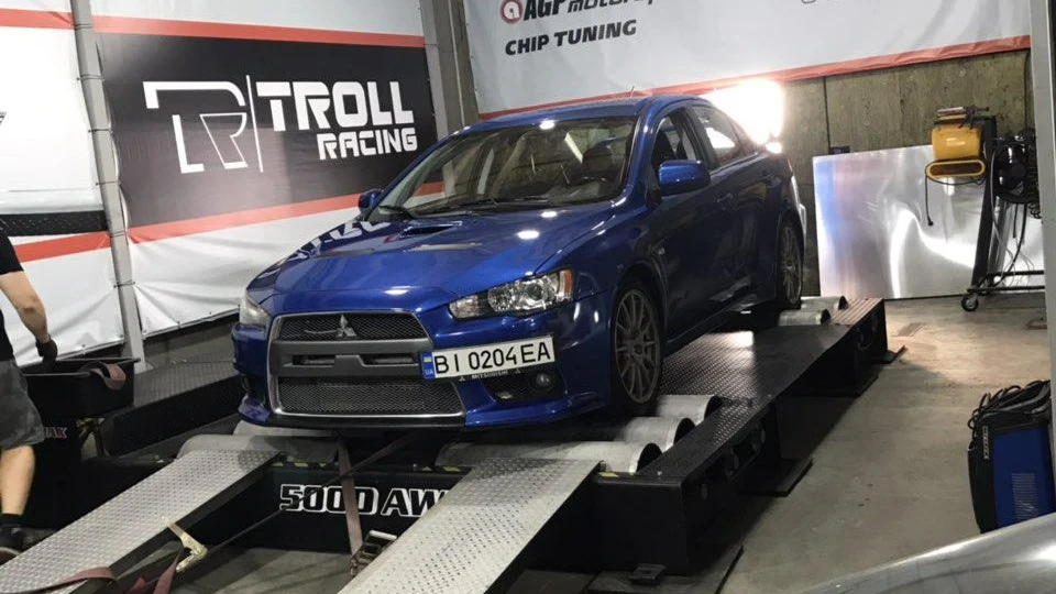 Mitsubishi Lancer Evolution Евік