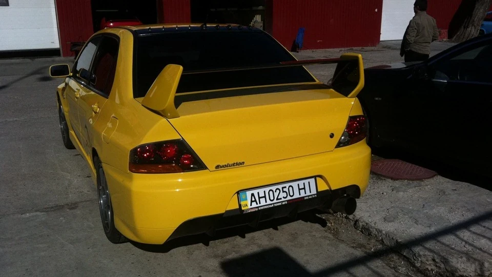 Mitsubishi Lancer Evolution EVO жовток;) 2