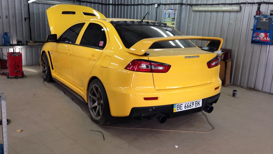 Mitsubishi Lancer Evolution FQ Dream 4
