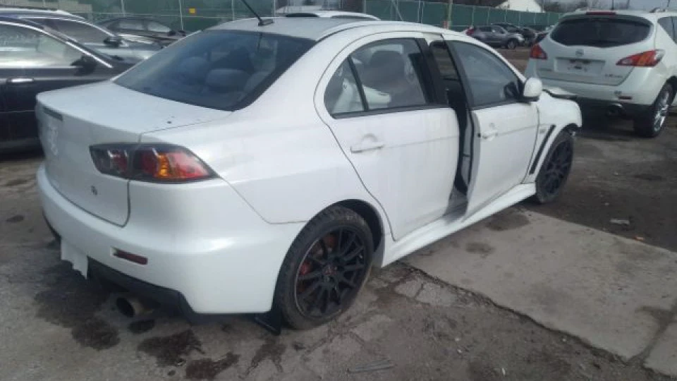 Mitsubishi Lancer Evolution кіт у мішку 3