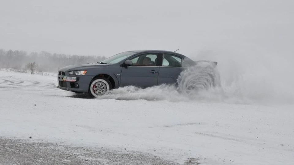 Mitsubishi Lancer Evolution MR 2