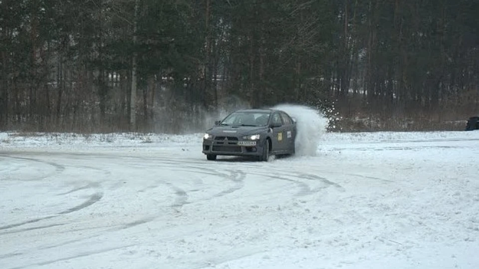 Mitsubishi Lancer Evolution MR 3
